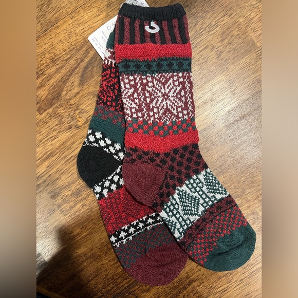 NWT, Solmate Socks in Poinsettia - Picture 2 of 4